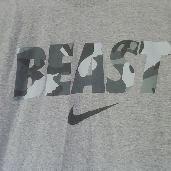 Nike Tee - Picture 2 of 3